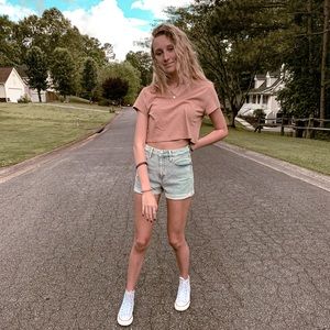 Meet your Posher, Chloe